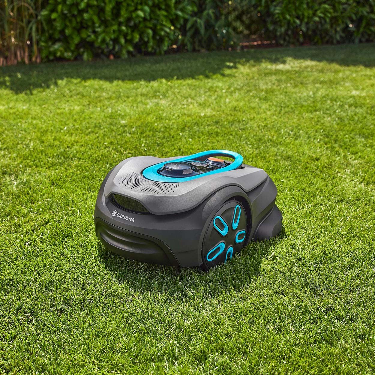 Gardena Sileno Free 1200m2 Robotic Lawnmower