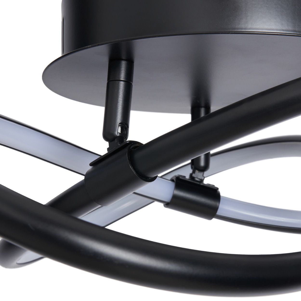 Serio Knotted Shape Led Flush Black