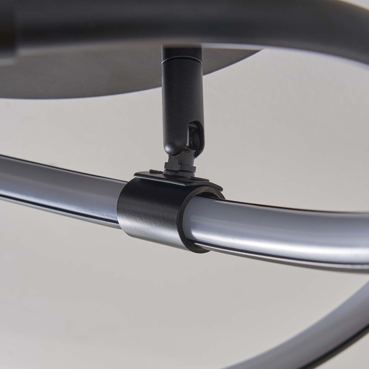 Serio Knotted Shape Led Flush Black
