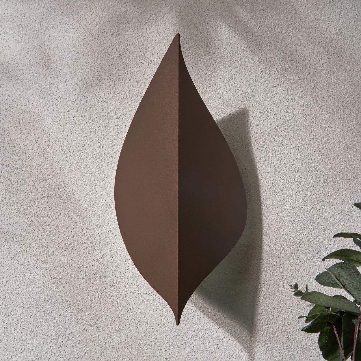 Shulme 9W Led Leaf Style Wall Light Ip65 Rust