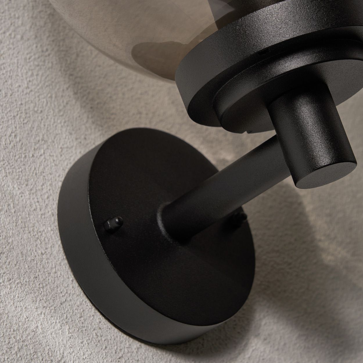 Wemlow 1 X E27 Globe Wall Light Ip44 Black/Smoke