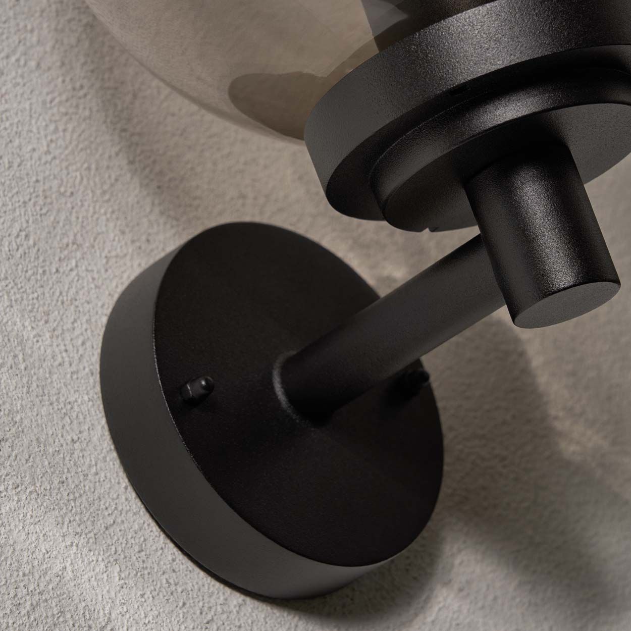 Wemlow 1 X E27 Globe Wall Light Ip44 Black/Smoke