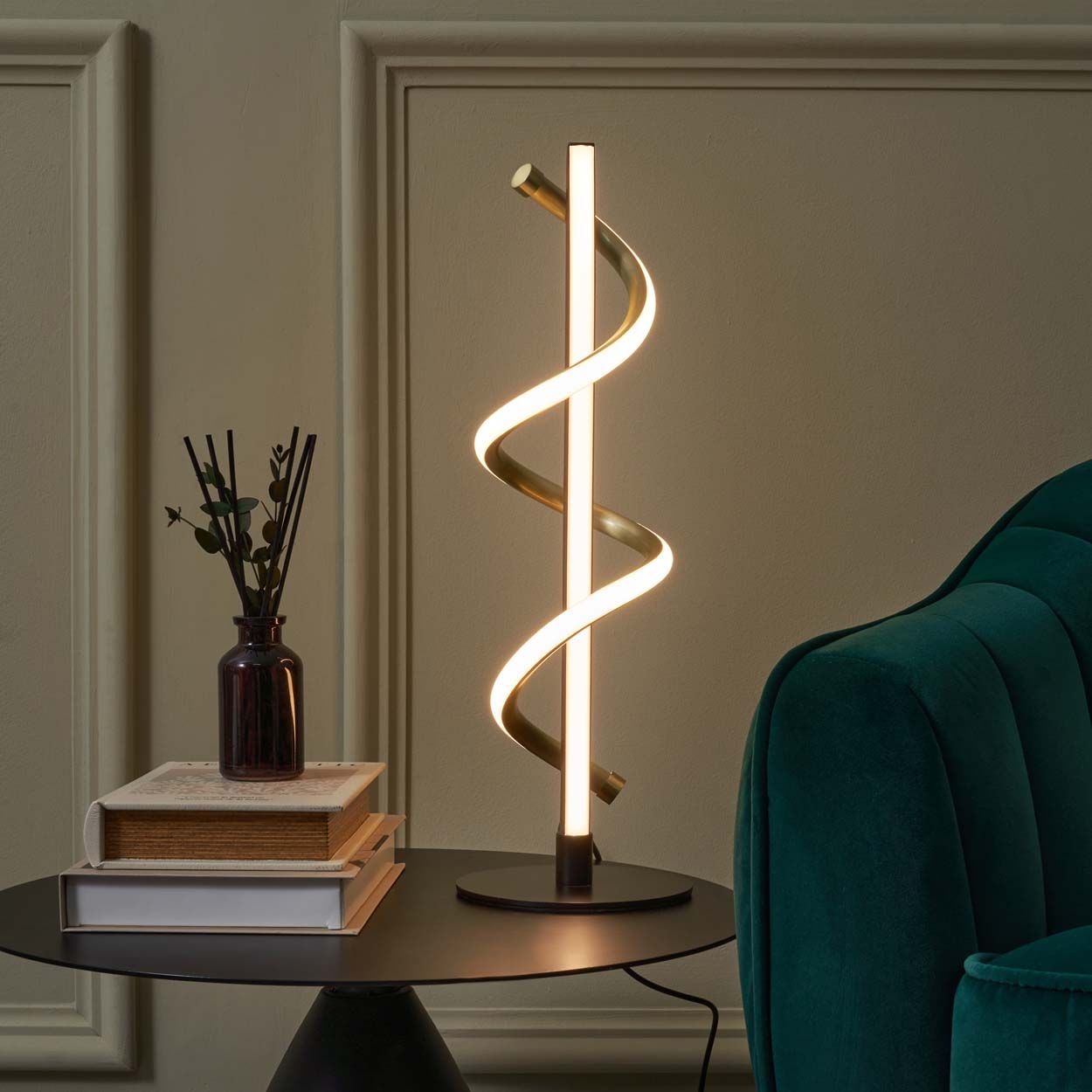 Mallow Led Spiral Table Lamp Black & Brass