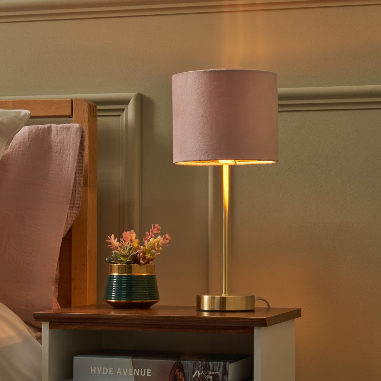 Ersham Velvet Table Lamp Pink
