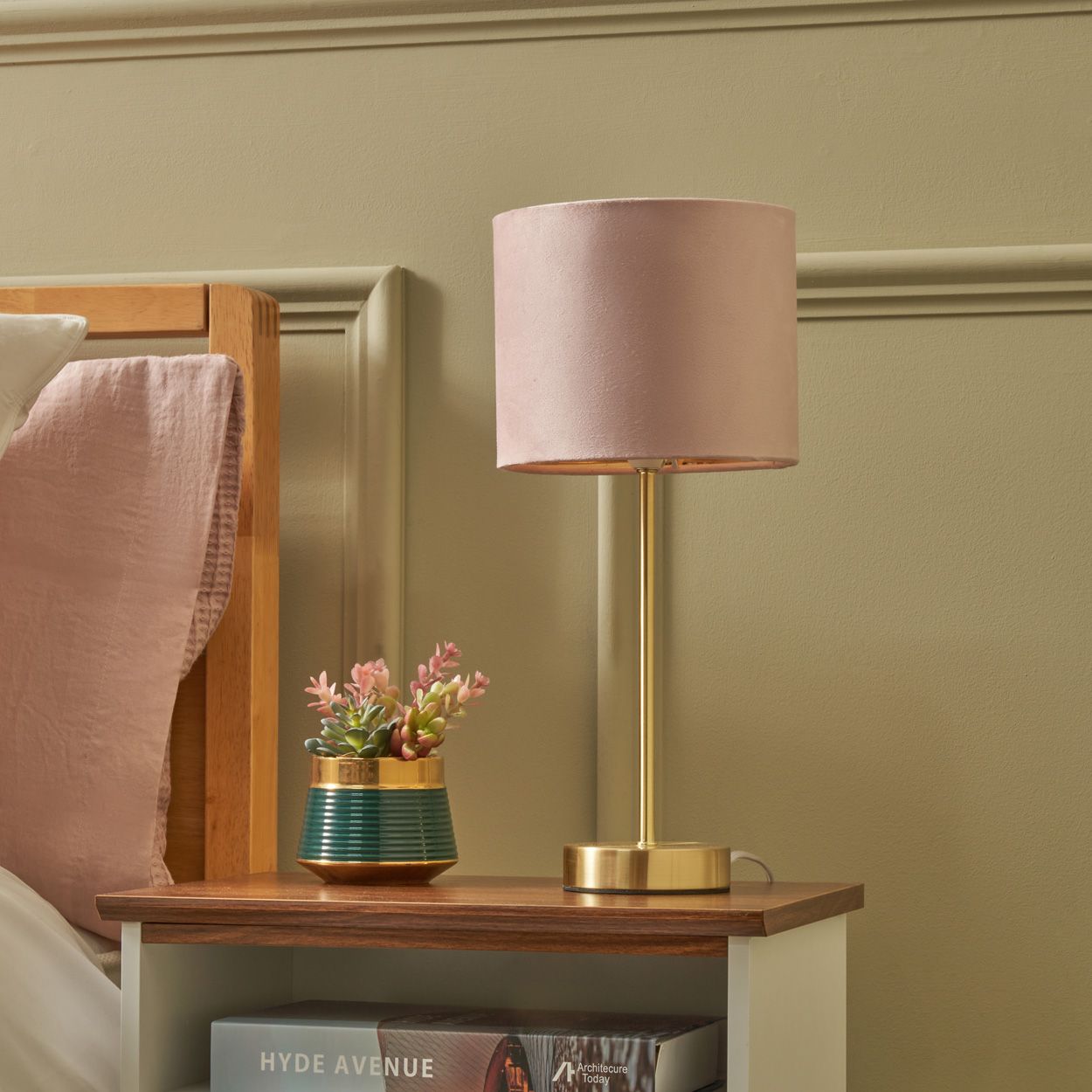 Ersham Velvet Table Lamp Pink