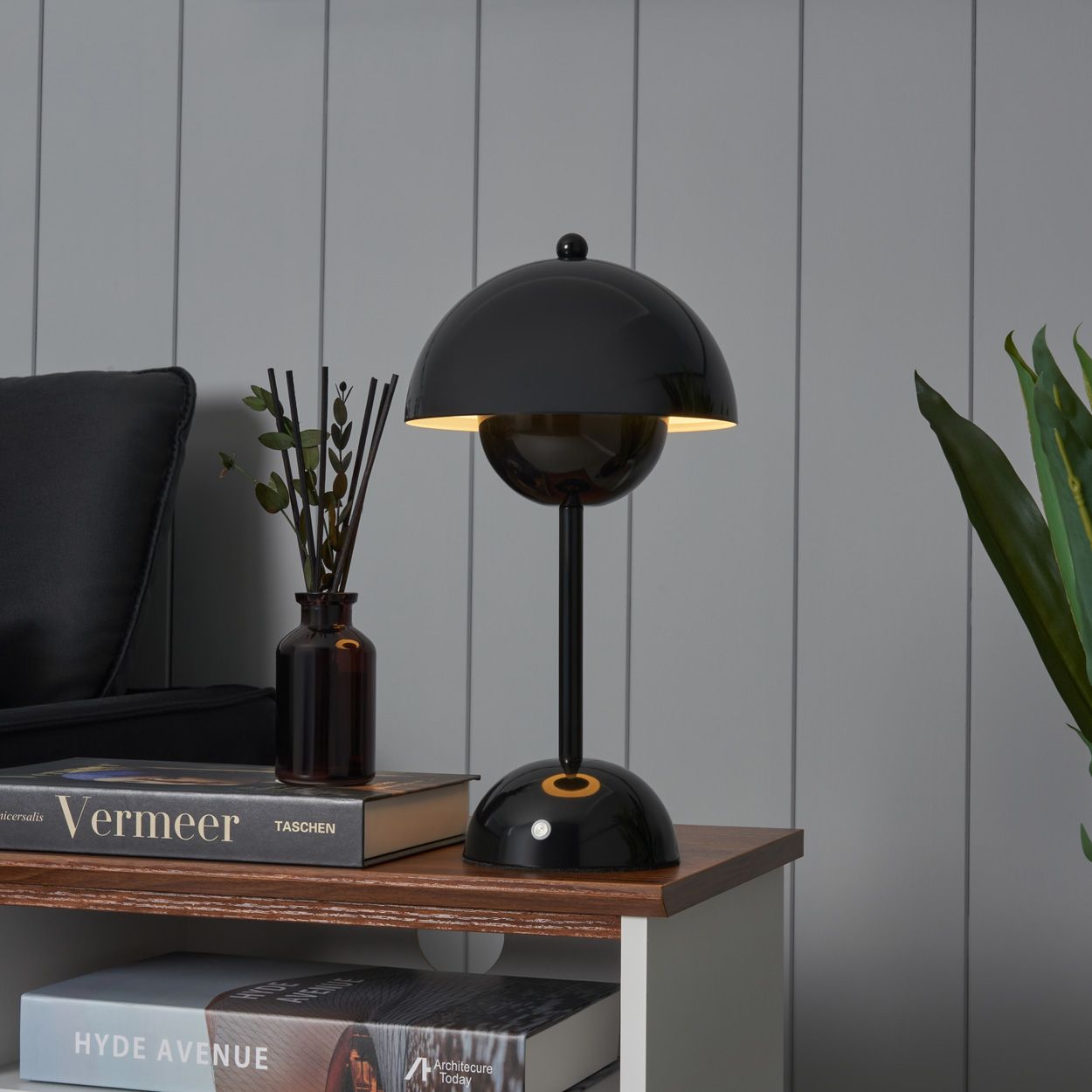 Emsford Rechargeable Table Lamp Black