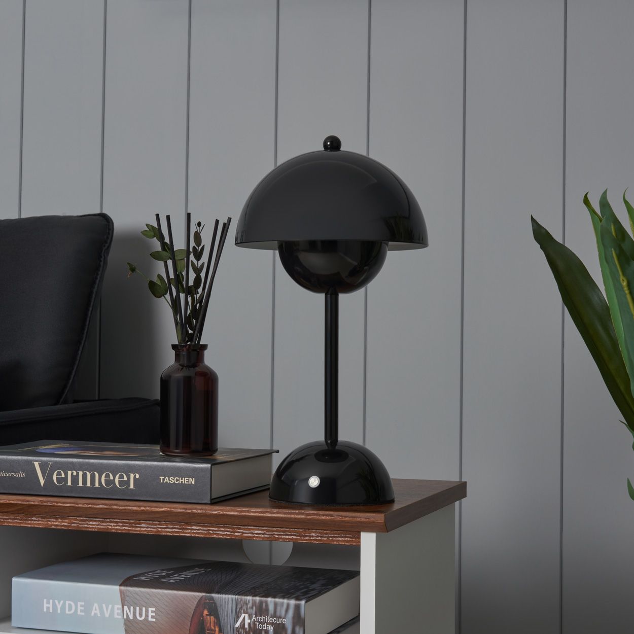 Emsford Rechargeable Table Lamp Black