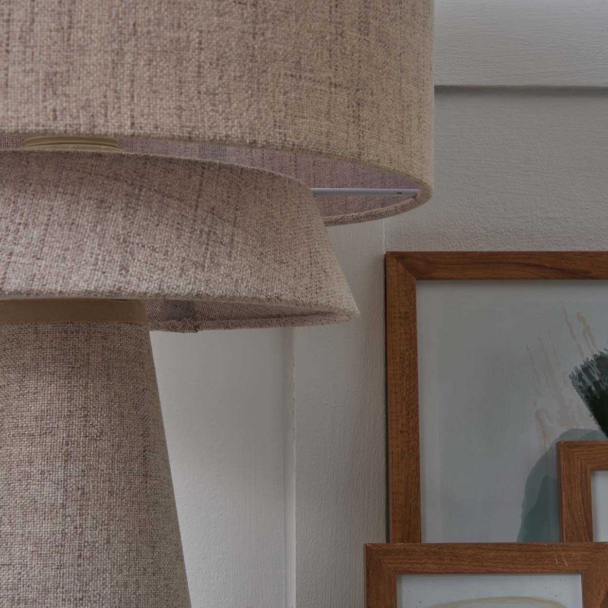 Altona Metal Table Lamp White