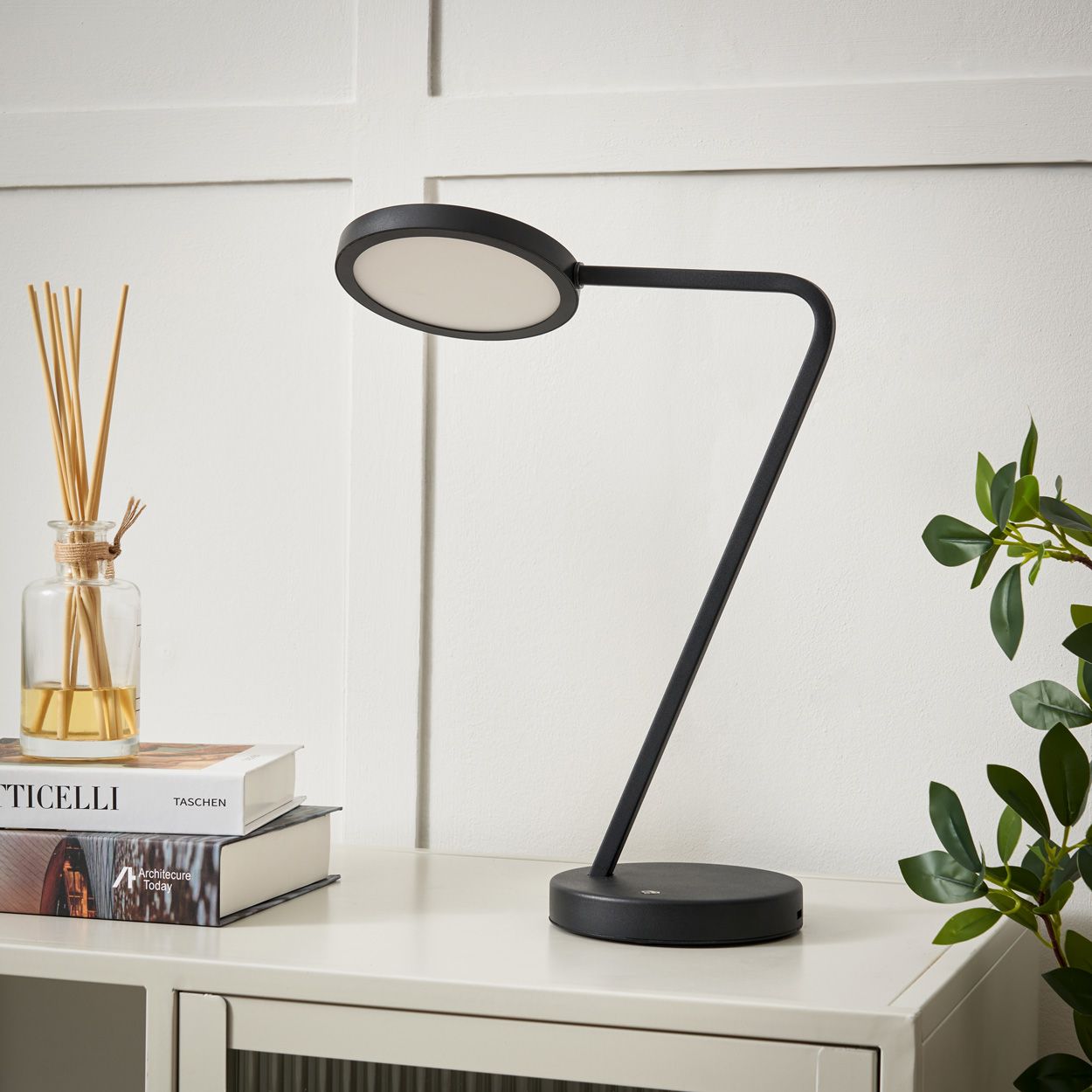Brasov Rechargeable 2W Table Lamp Ip54 Black
