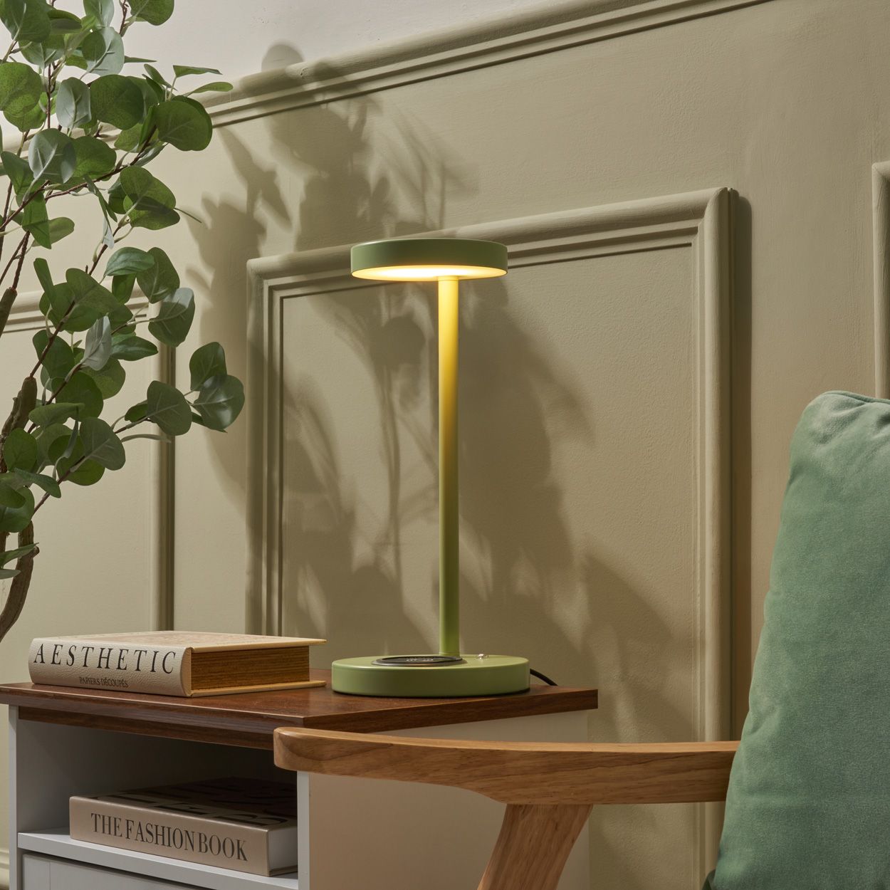 Enburg Wireless Charging Table Lamp