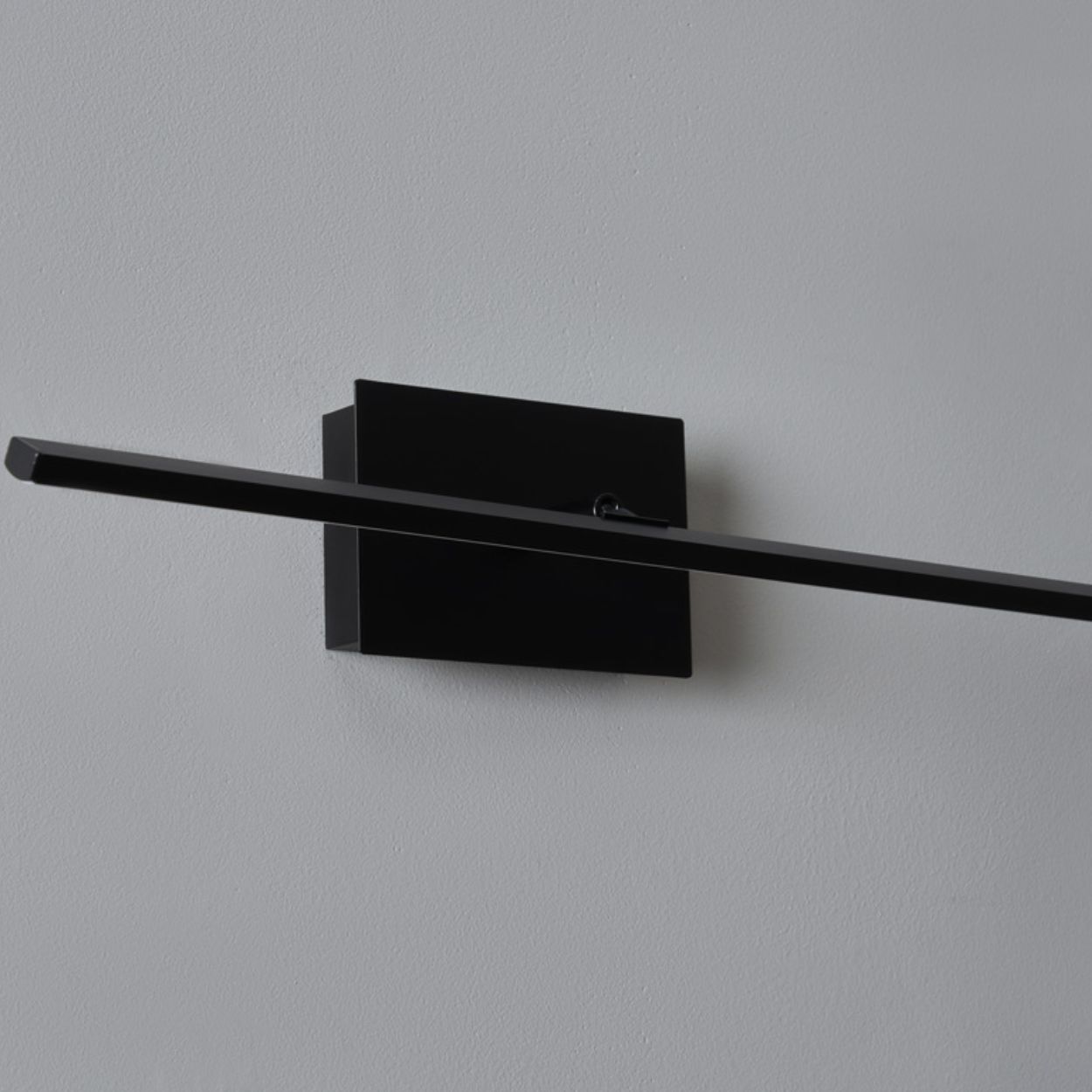 Belton Usb-C Rechargeable Picture Light Black