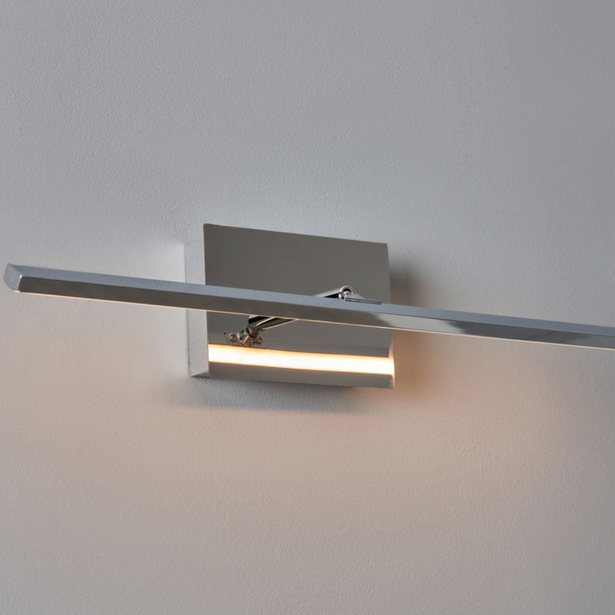 Belton Usb-C Rechargeable Picture Light Chrome
