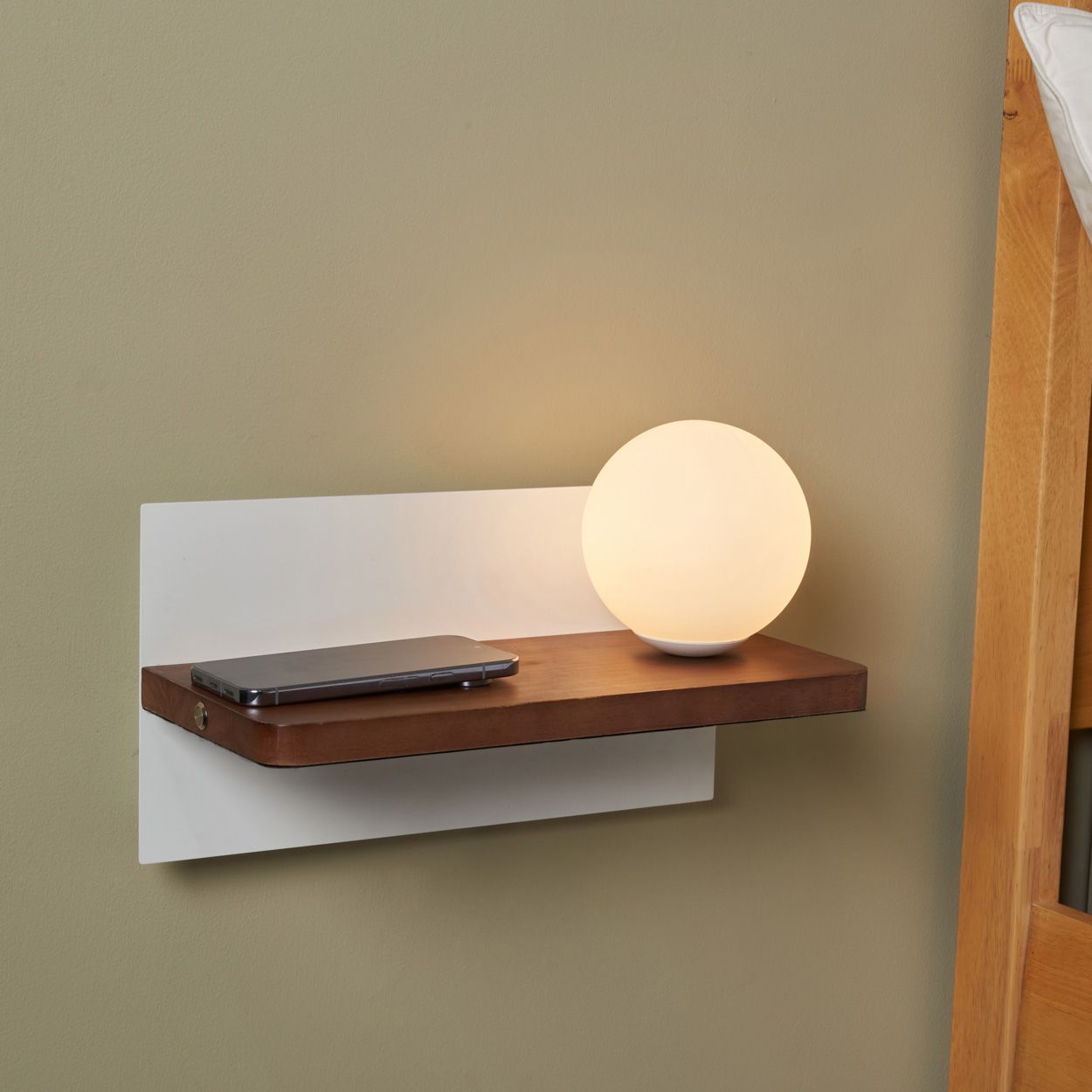 Varley G9 Wall Lamp With Usb Charging Port