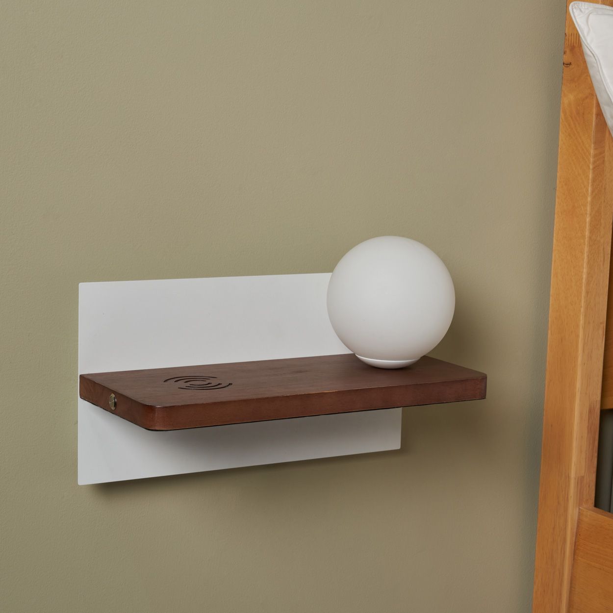 Varley G9 Wall Lamp With Usb Charging Port