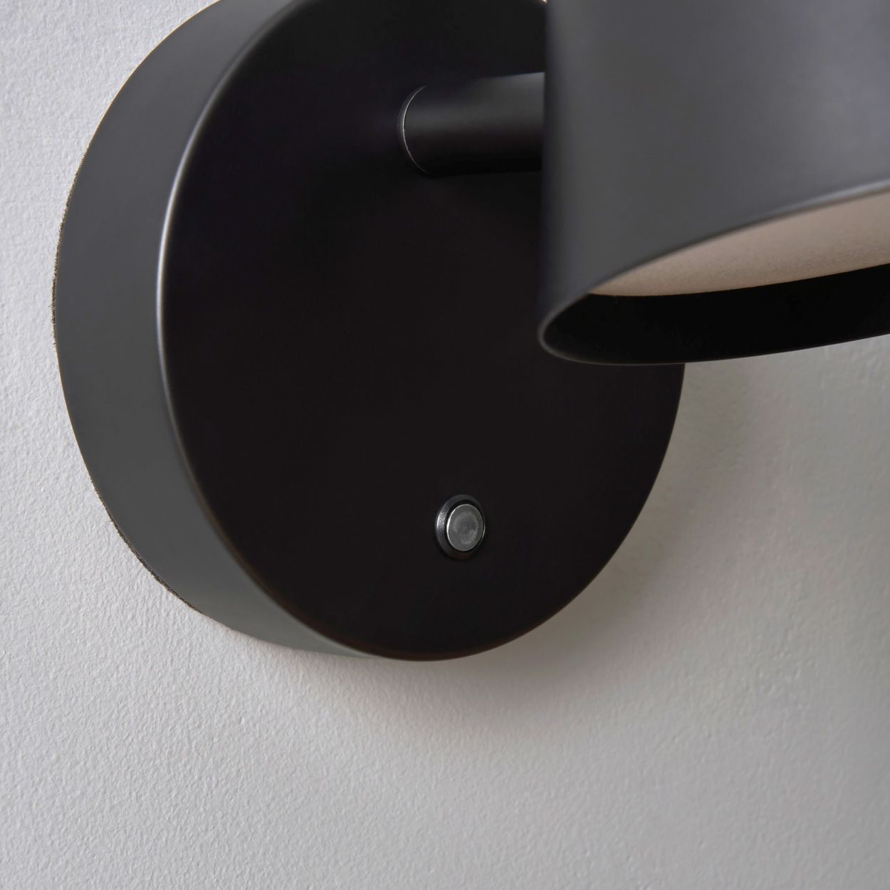 Austin Led 1.5W Cct Rechargeable Wall Light Black
