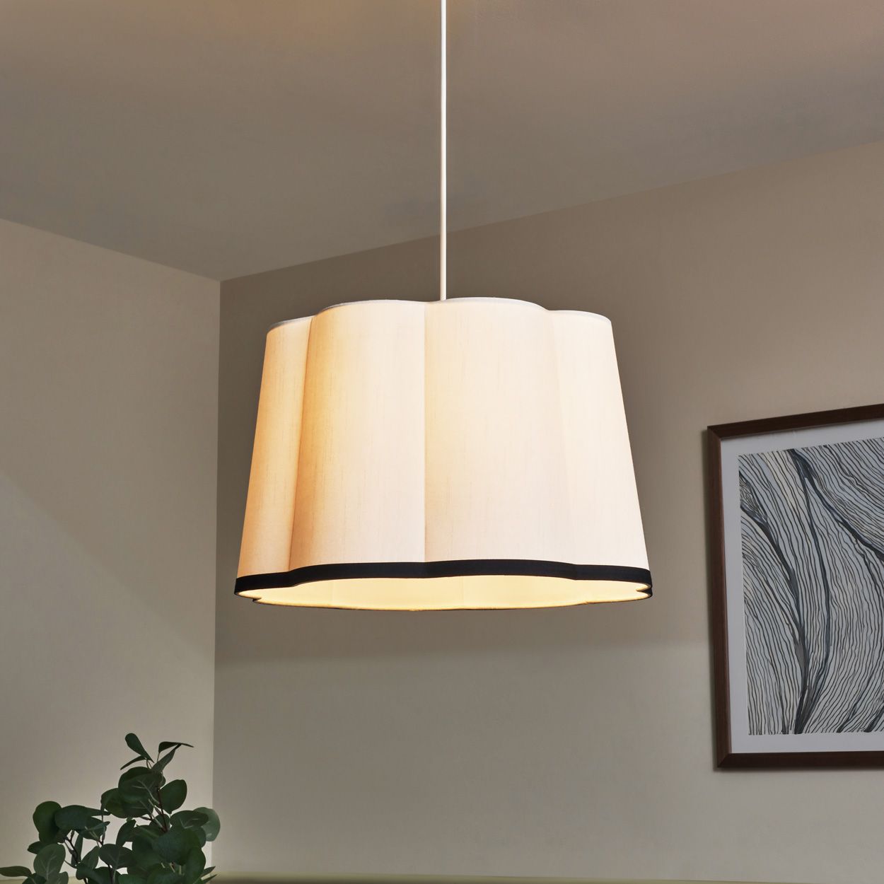 Langley Scalloped Shade Ivory