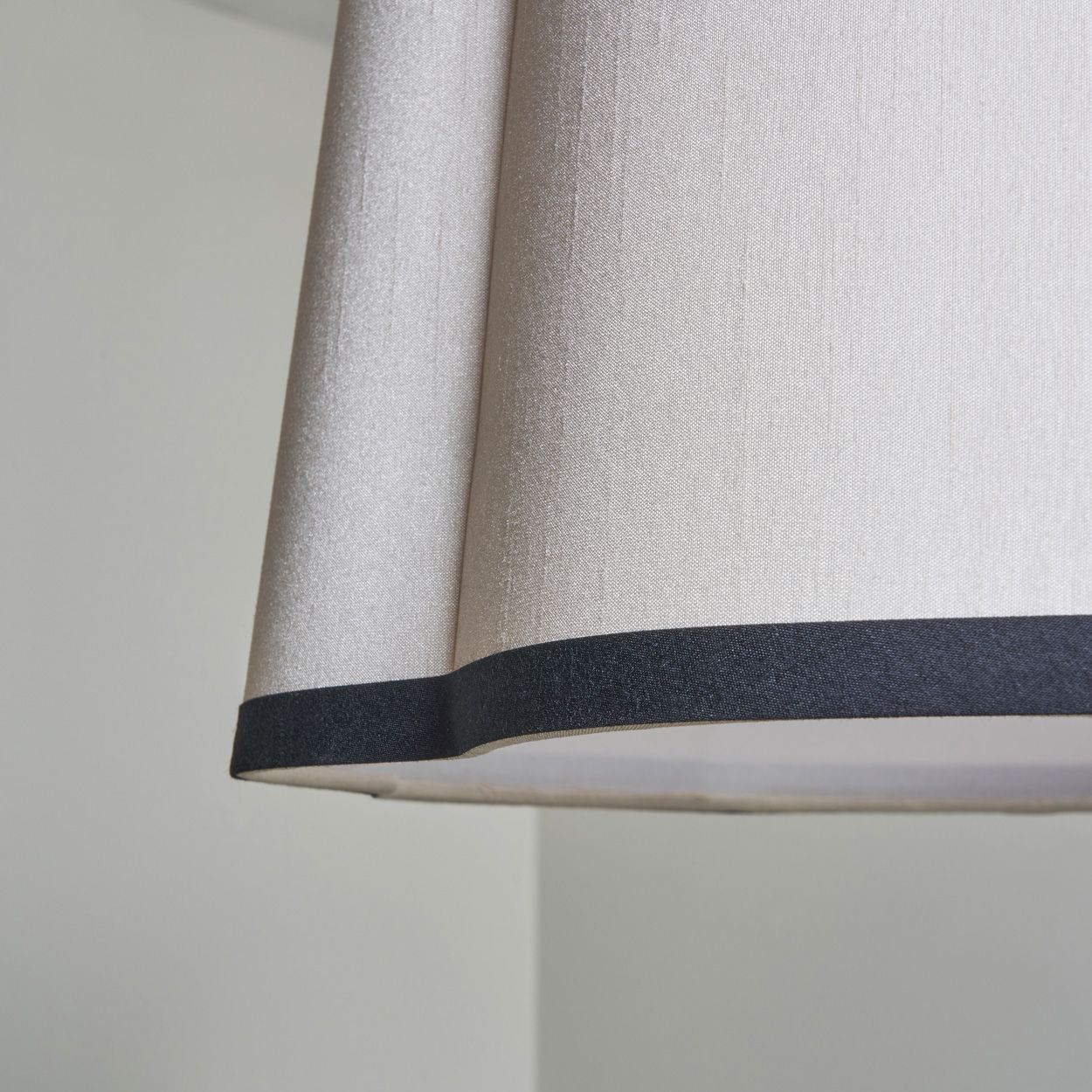 Langley Scalloped Shade Ivory