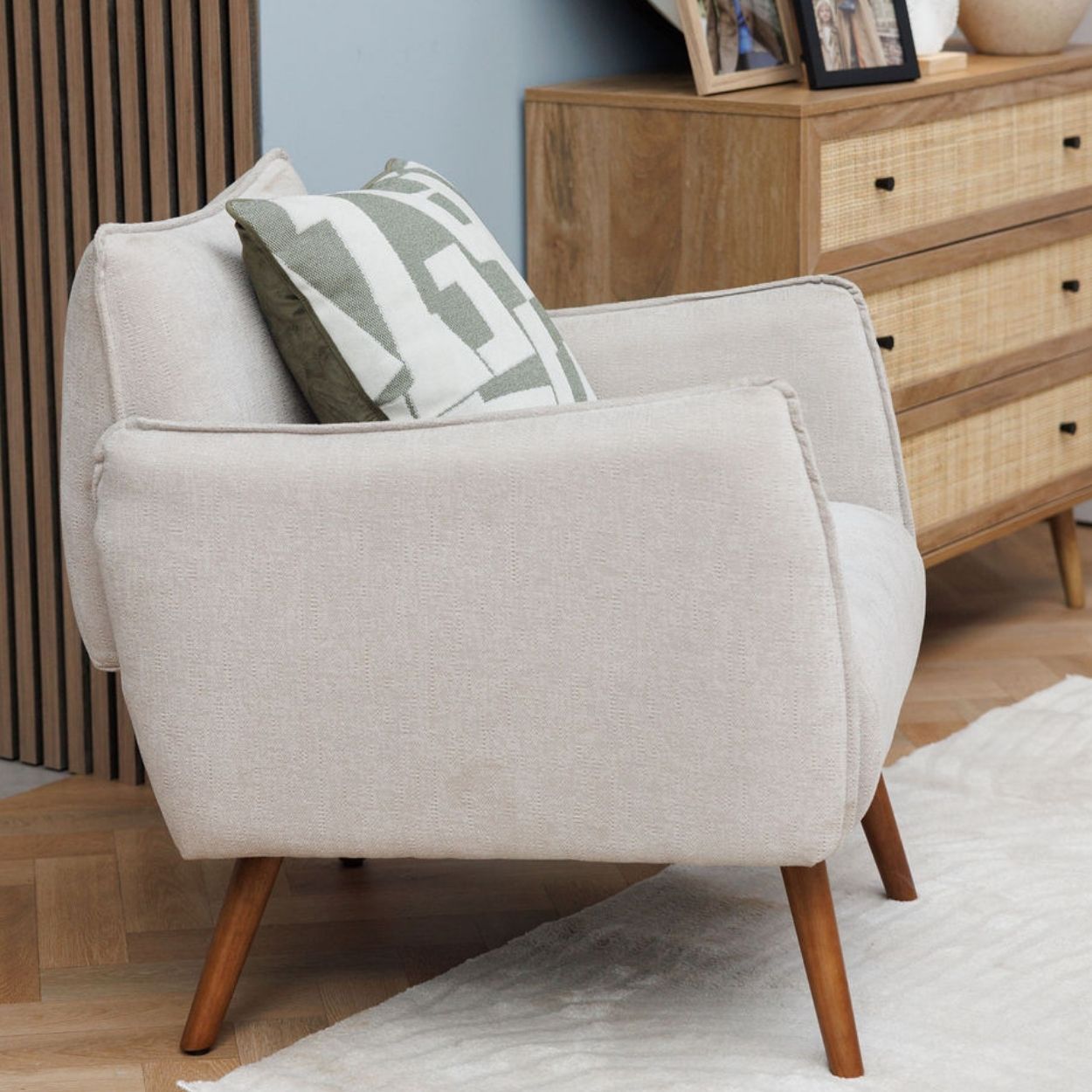 Premium Armchair Natural