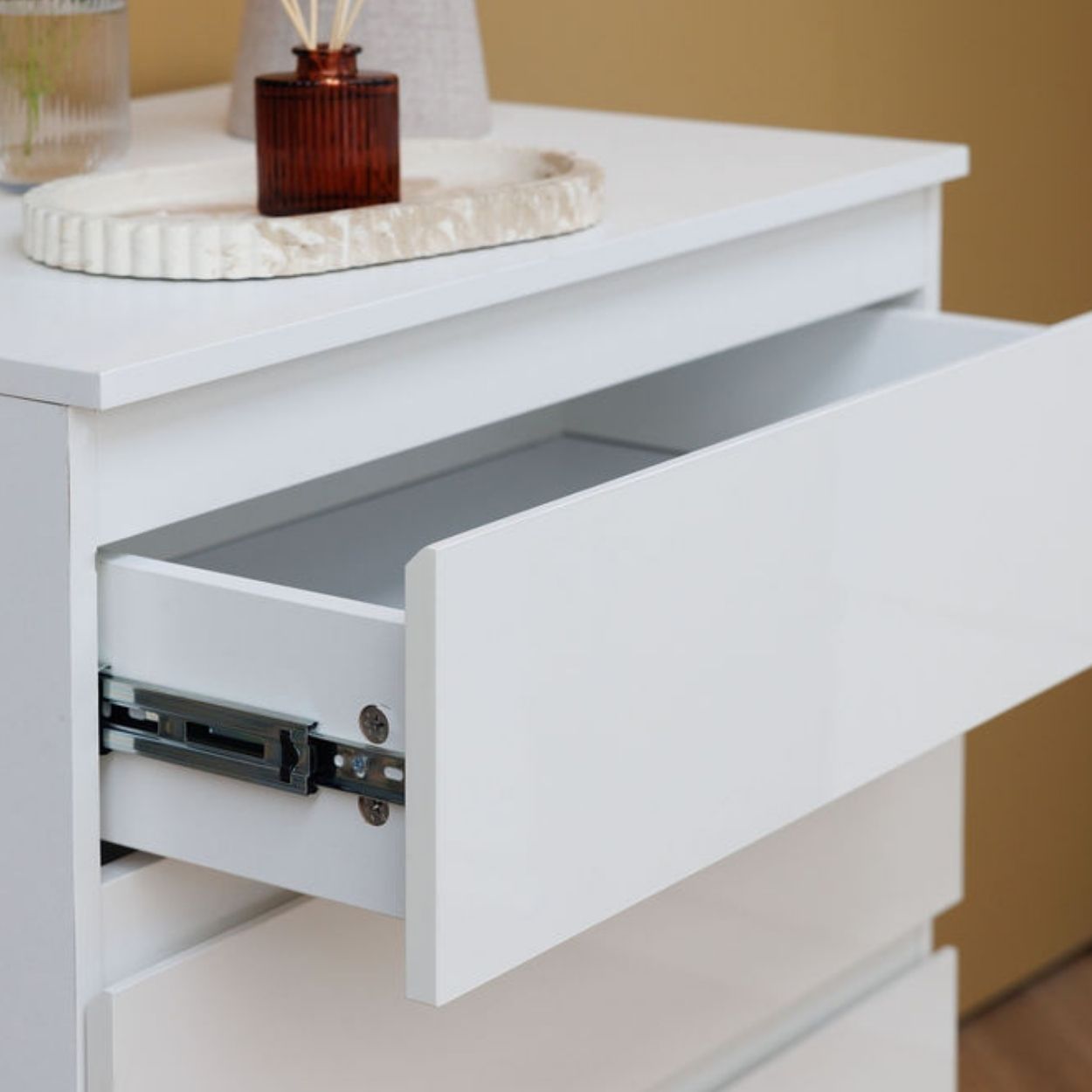 Alora 4 Drawer Chest