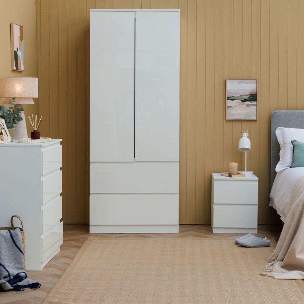 Alora Wardrobe