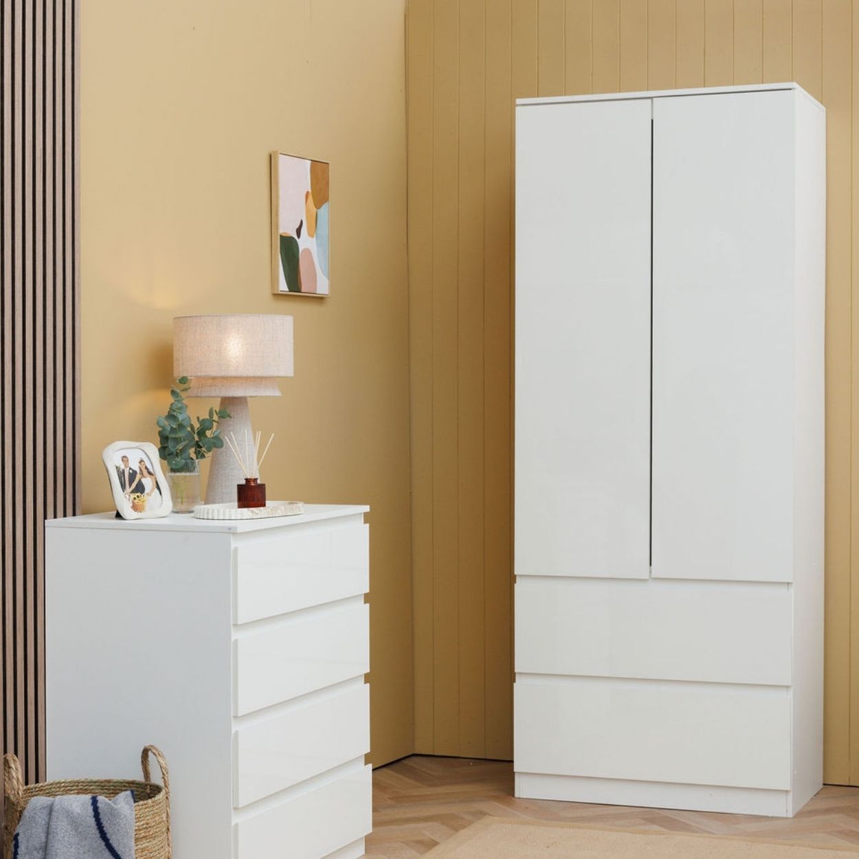 Alora Wardrobe