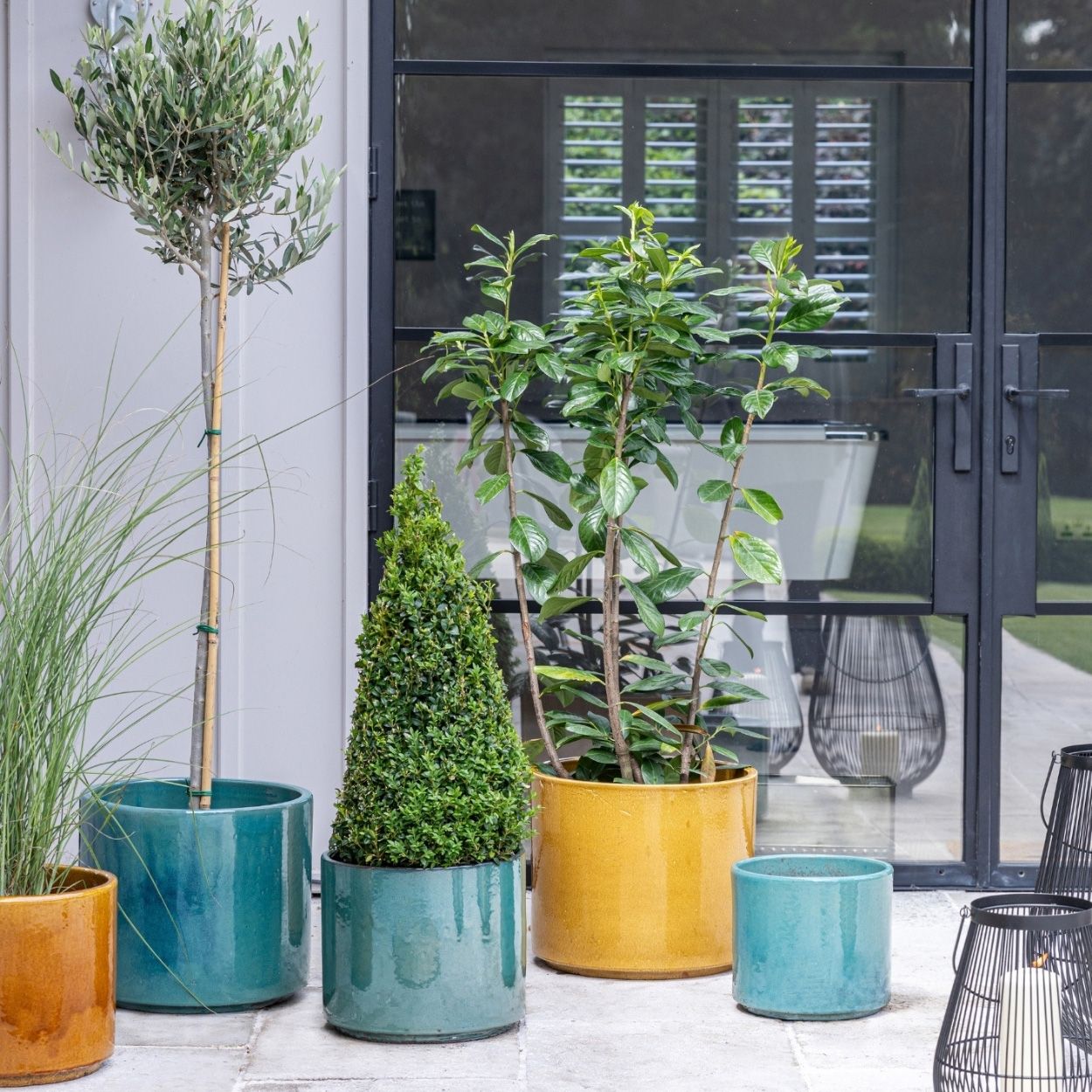 Outdoor Hazelton Aqua Planter H32 D37