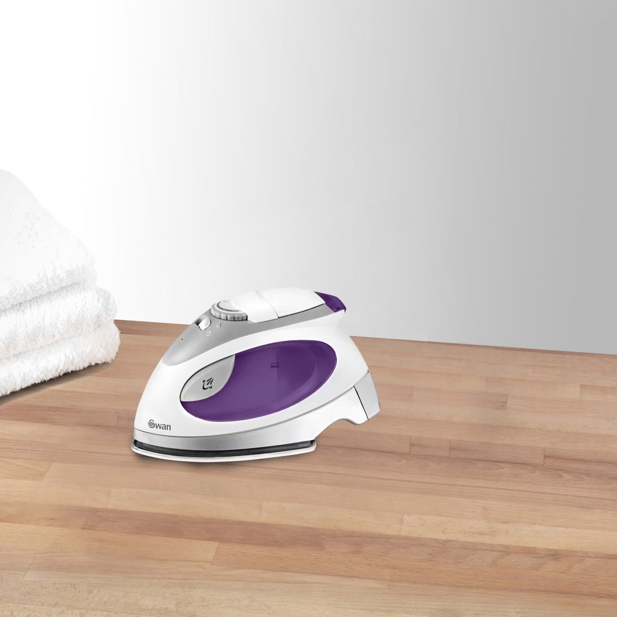 Travel Iron with pouch