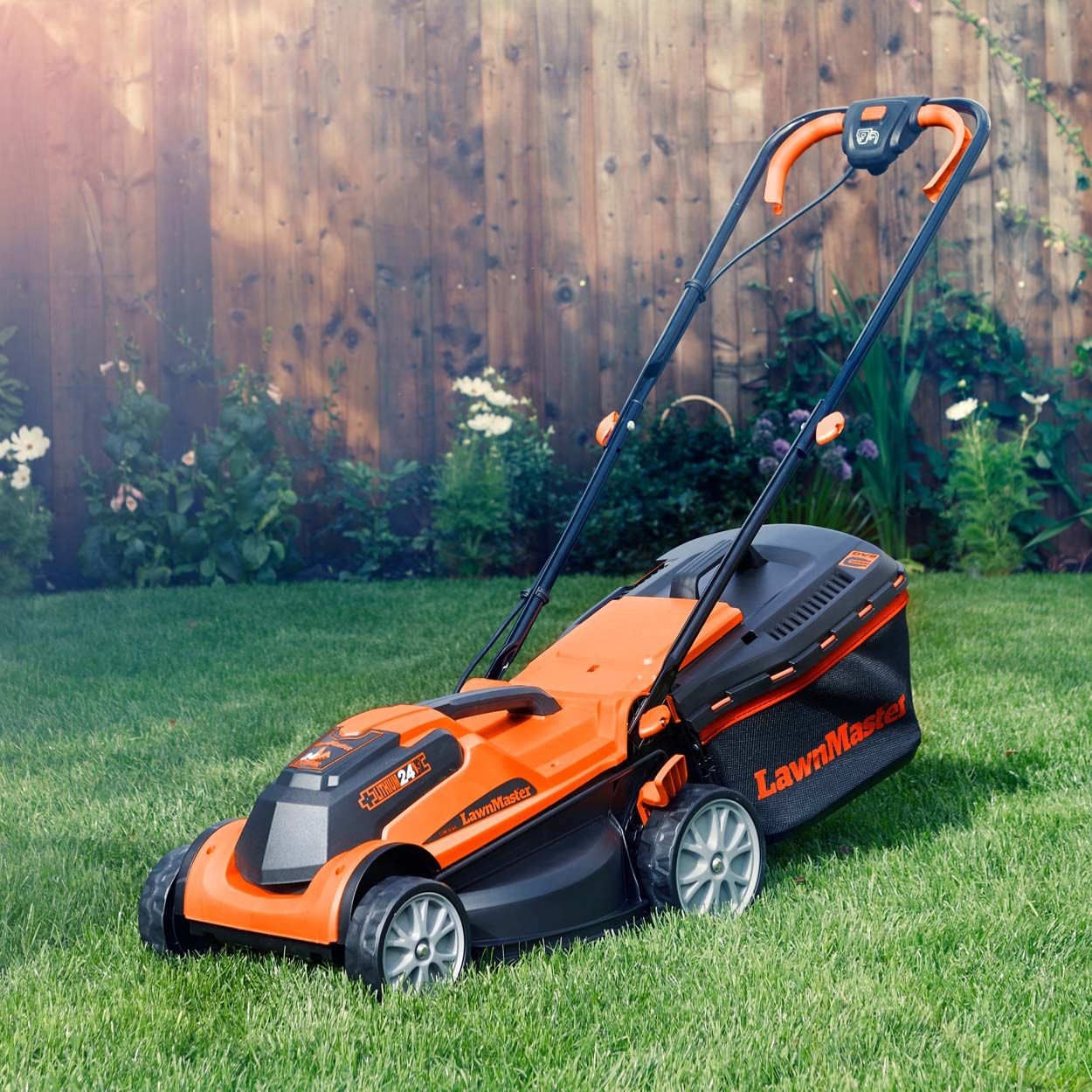 LawnMaster MX 24 34cm Lawnmower with 2 batteries
