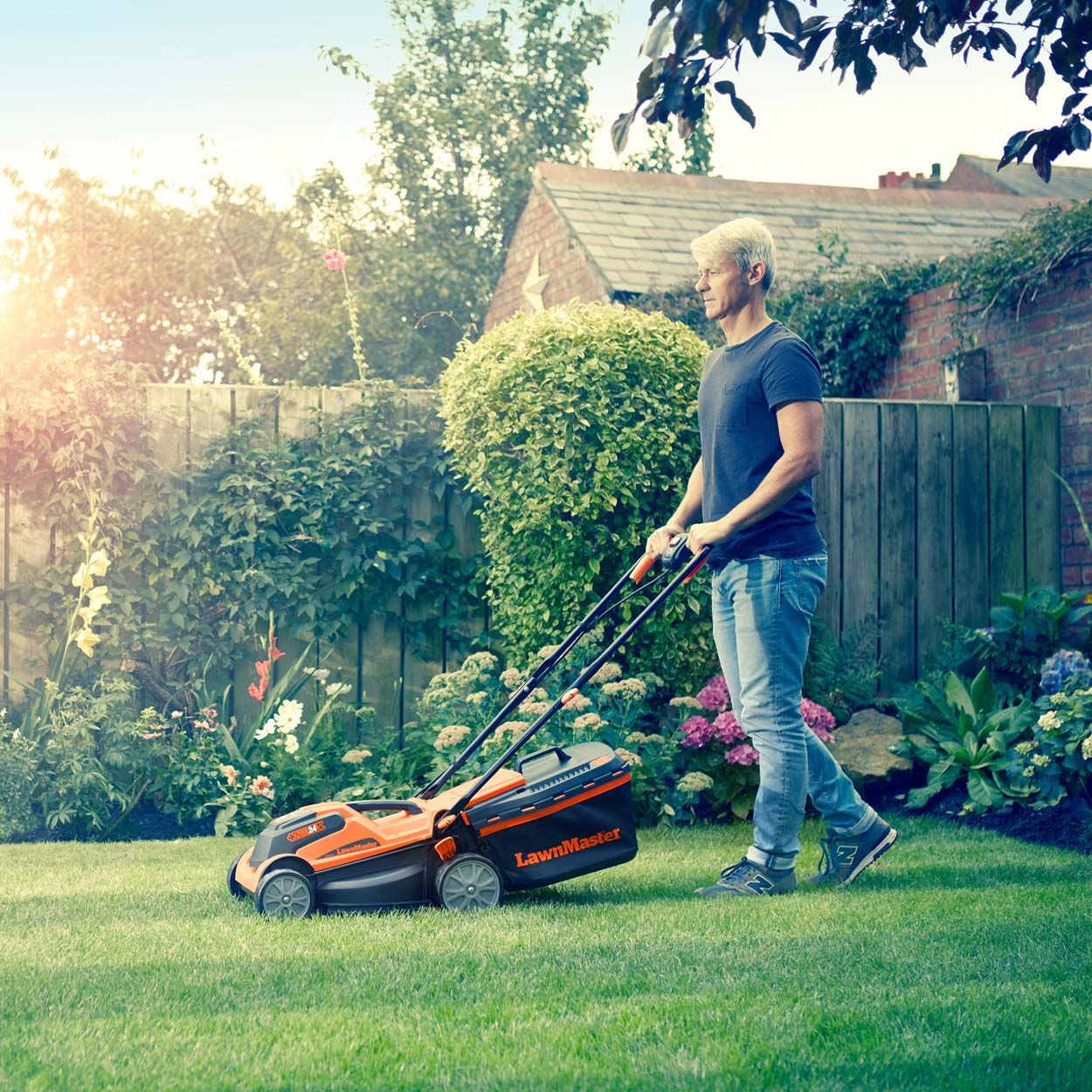 LawnMaster MX 24 34cm Lawnmower with 2 batteries and Grass Trimmer