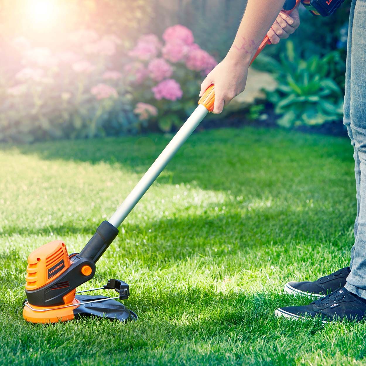 LawnMaster MX 24 34cm Lawnmower with 2 batteries and Grass Trimmer
