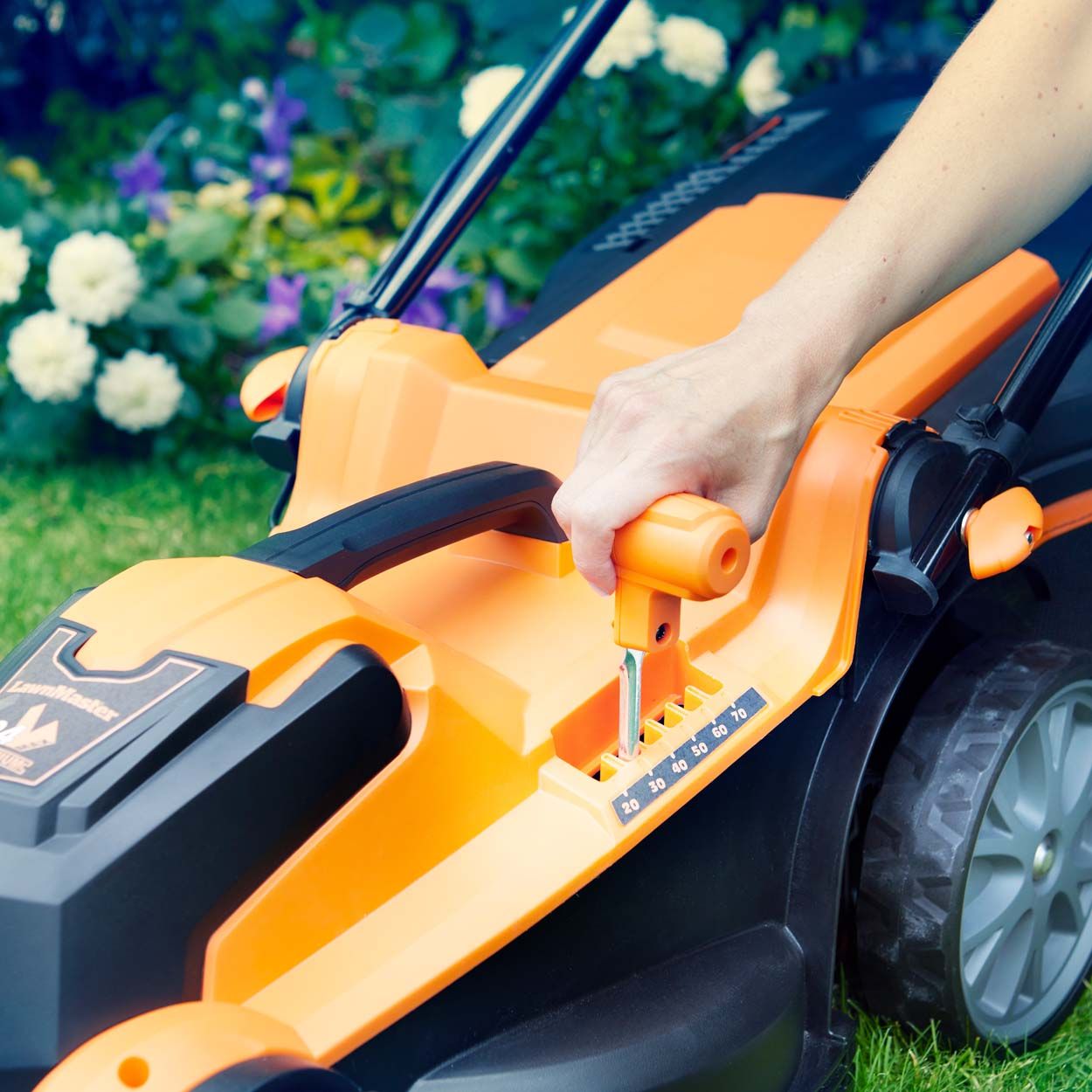 LawnMaster MX 24 37cm Lawnmower with 2 batteries and Grass Trimmer