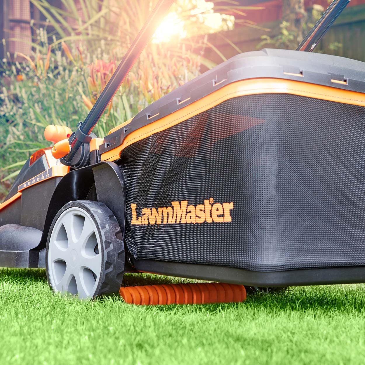 LawnMaster MX 24 41cm 48V Cordless Mower with 4 battery packs with 2 sets of batteries