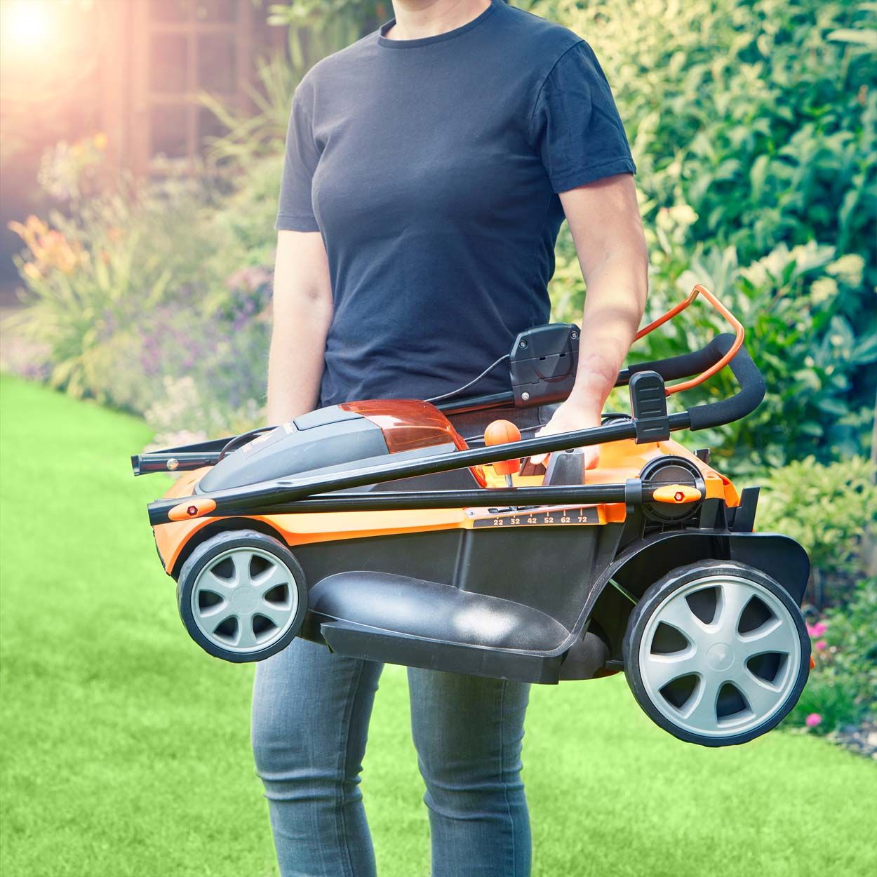 LawnMaster MX 24 41cm 48V Cordless Mower with 4 battery packs with 2 sets of batteries