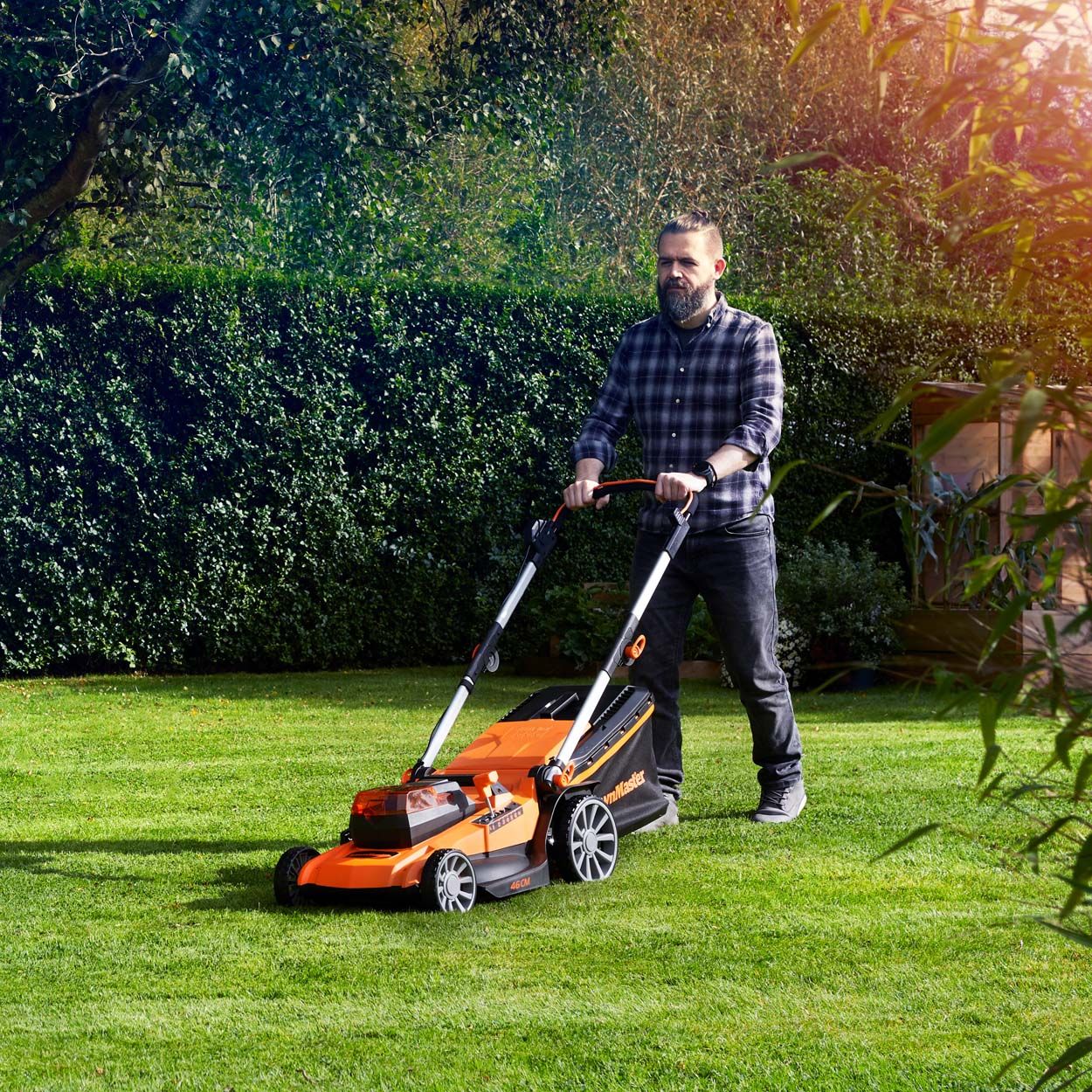 LawnMaster MX 24 46cm 48V Cordless Mower with 4 battery packs with 2 sets of batteries
