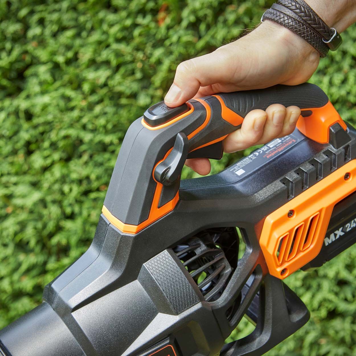 LawnMaster 24V Cordless Axial Leaf Blower