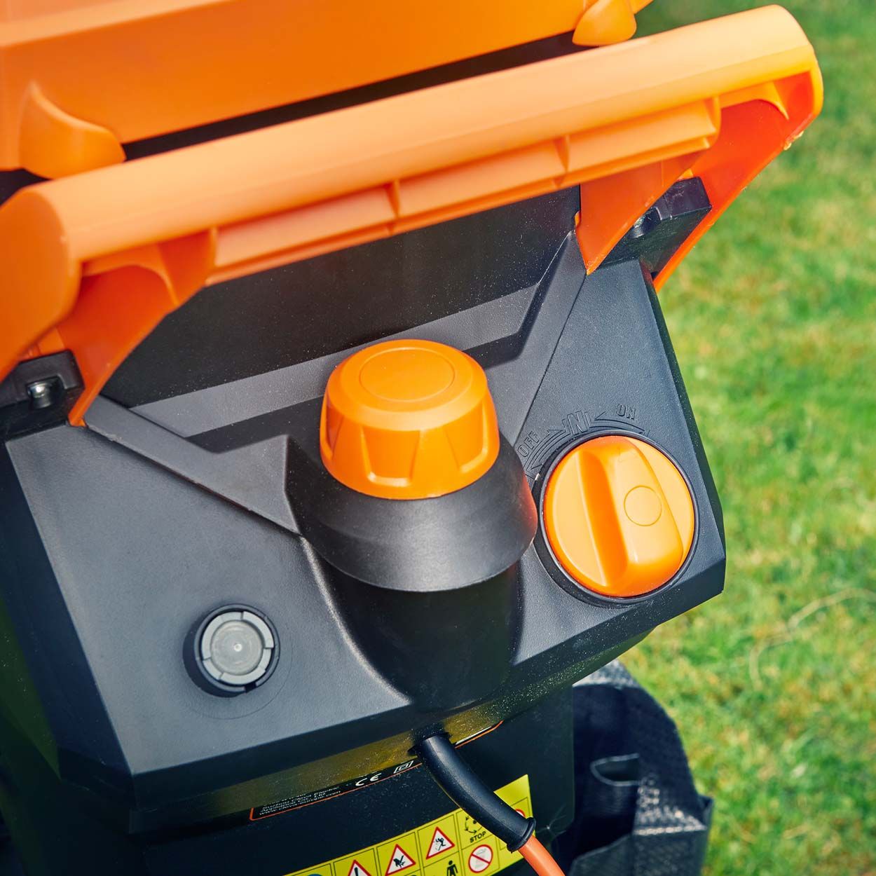 LawnMaster Electric 2400W Impact Shredder