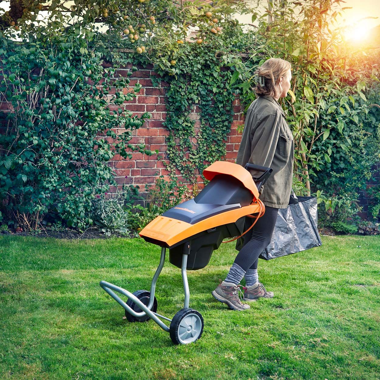 LawnMaster Electric 2400W Impact Shredder