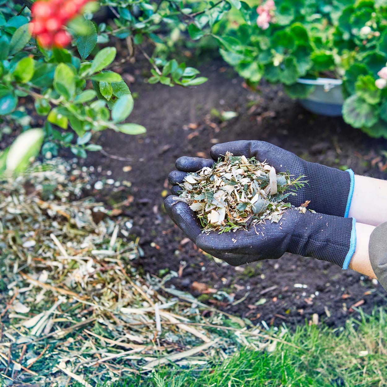 LawnMaster Electric 2400W Impact Shredder