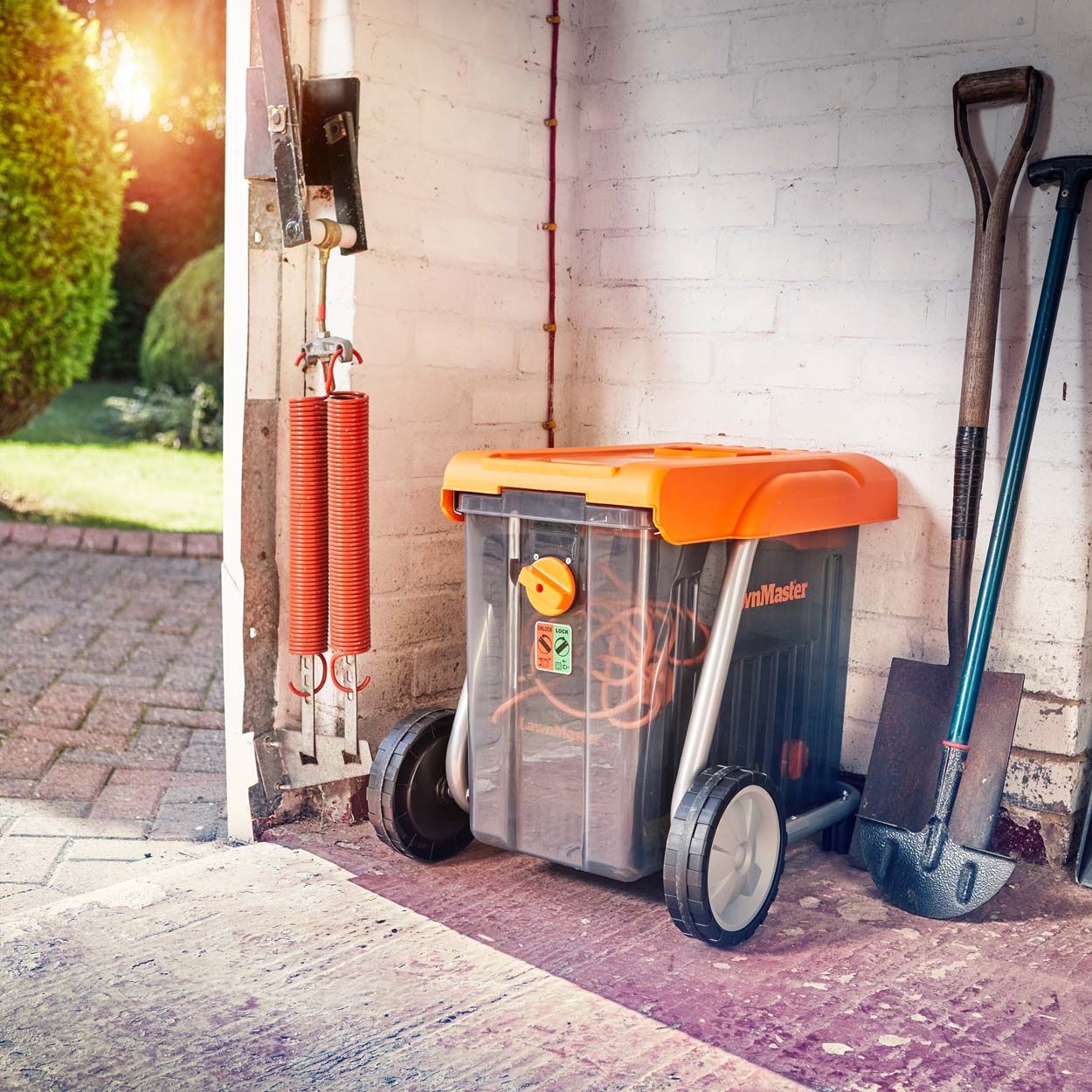 LawnMaster Electric 2800W Crushing Shredder
