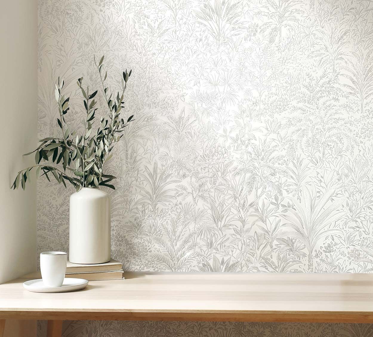 Vymura Capri Palm Landscape Italian Heavyweight Vinyl Wallpaper, White/Silver
