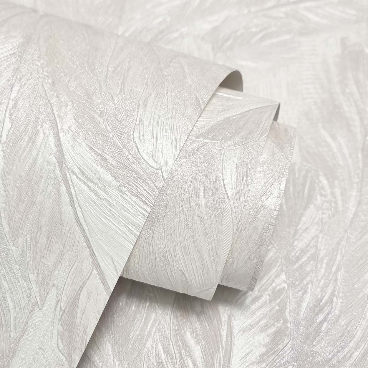 Vymura Gianni Feather Heavyweight Vinyl Wallpaper, Warm Ivory