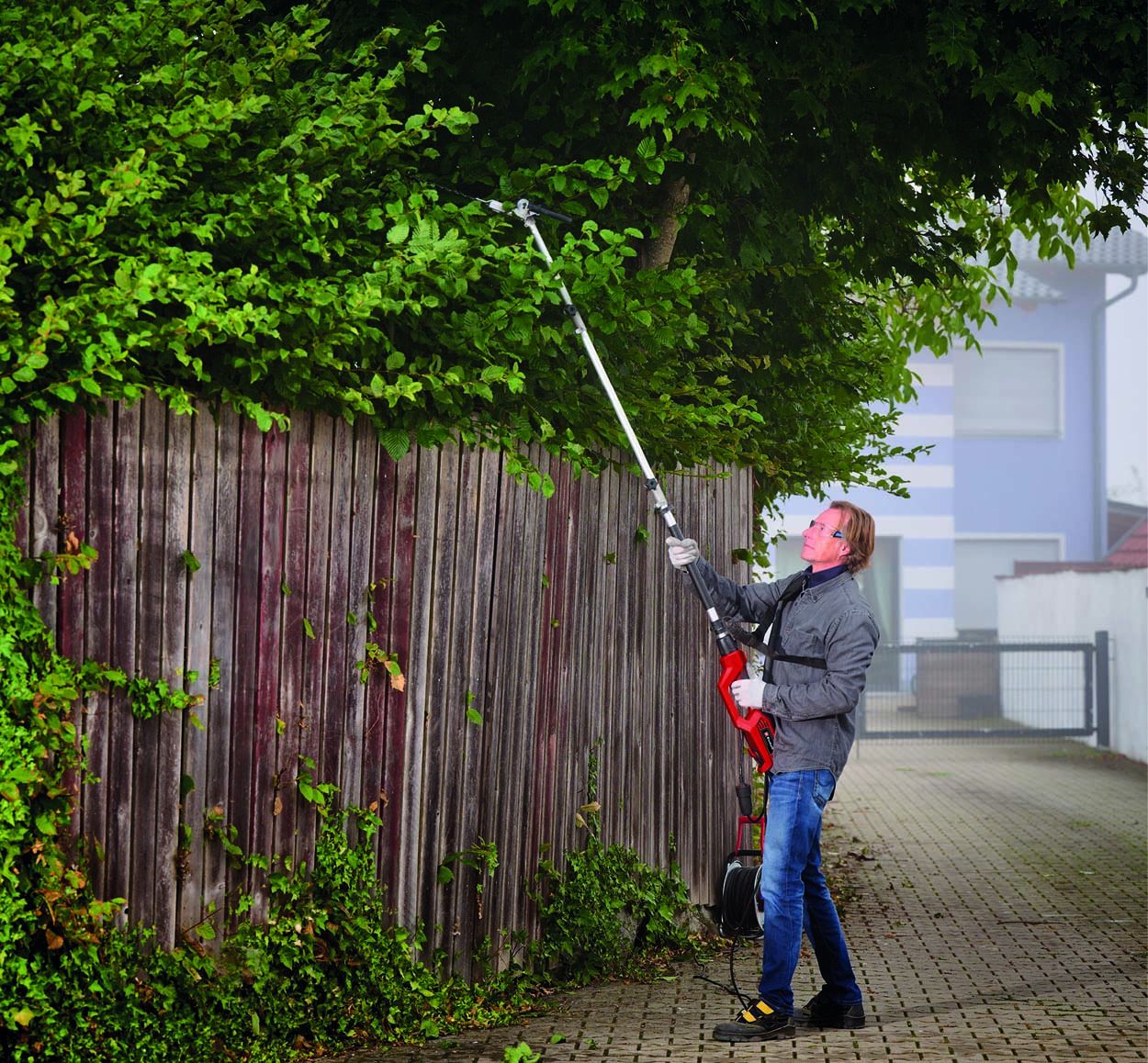 Einhell 900W Electric HighReach Hedge Trimmer,42cm Cut Lnt