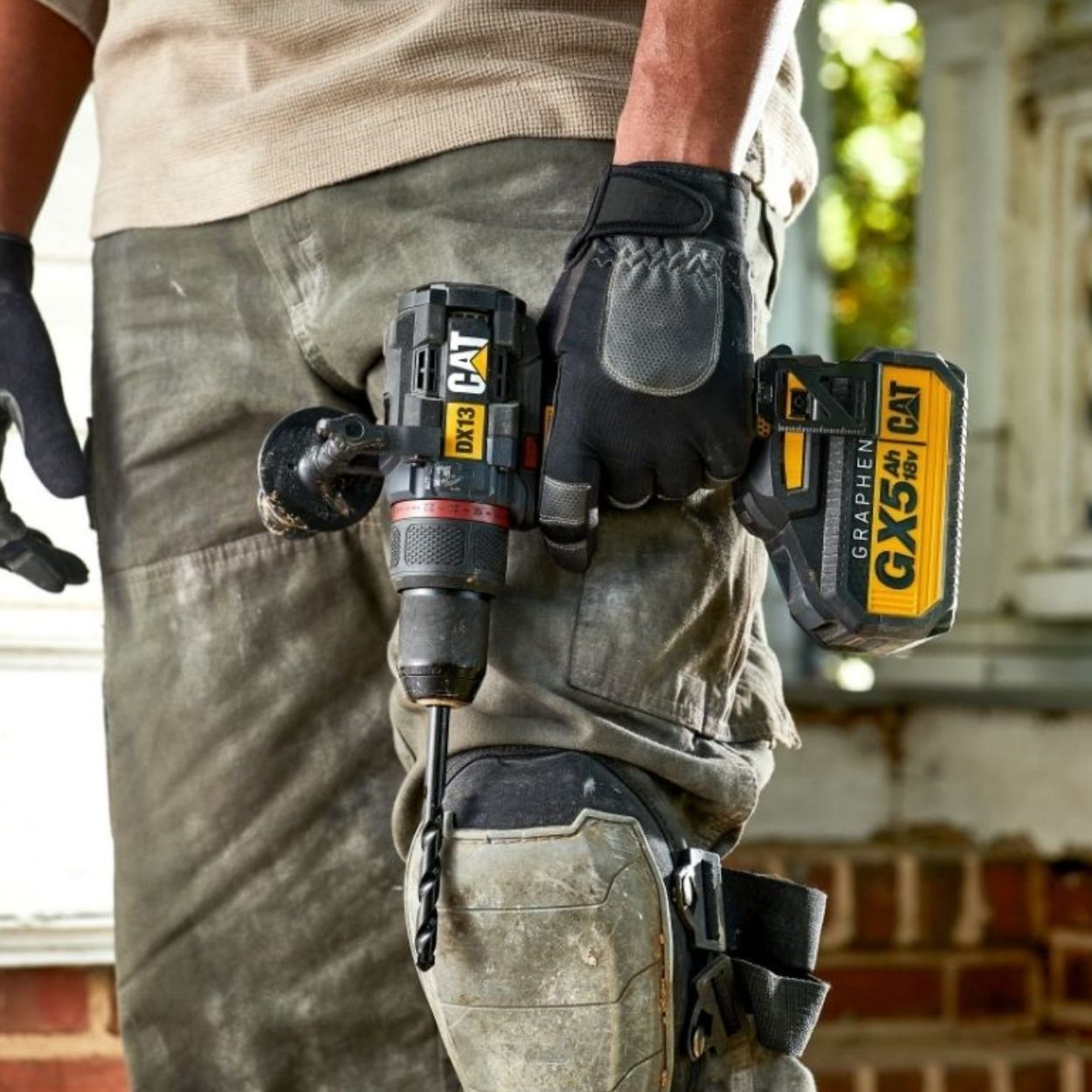 Cat Combi Drill DX13 20V 1x 5.0Ah Graphene Battery
