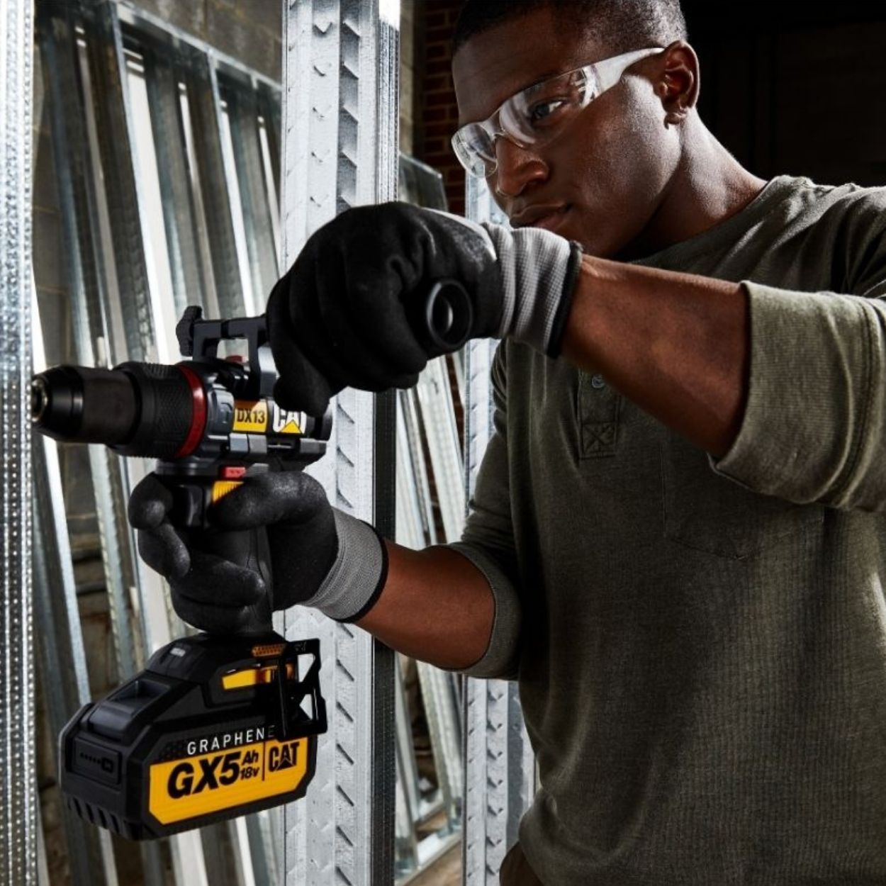 Cat Combi Drill DX13 20V 1x 5.0Ah Graphene Battery