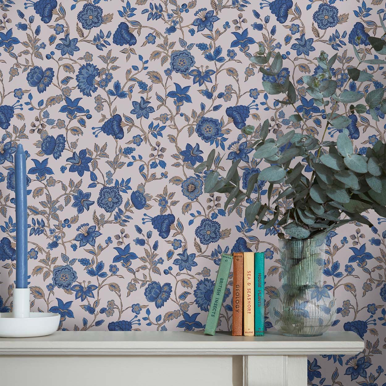 Joules Trailing Scot Cream/Blue Wallpaper