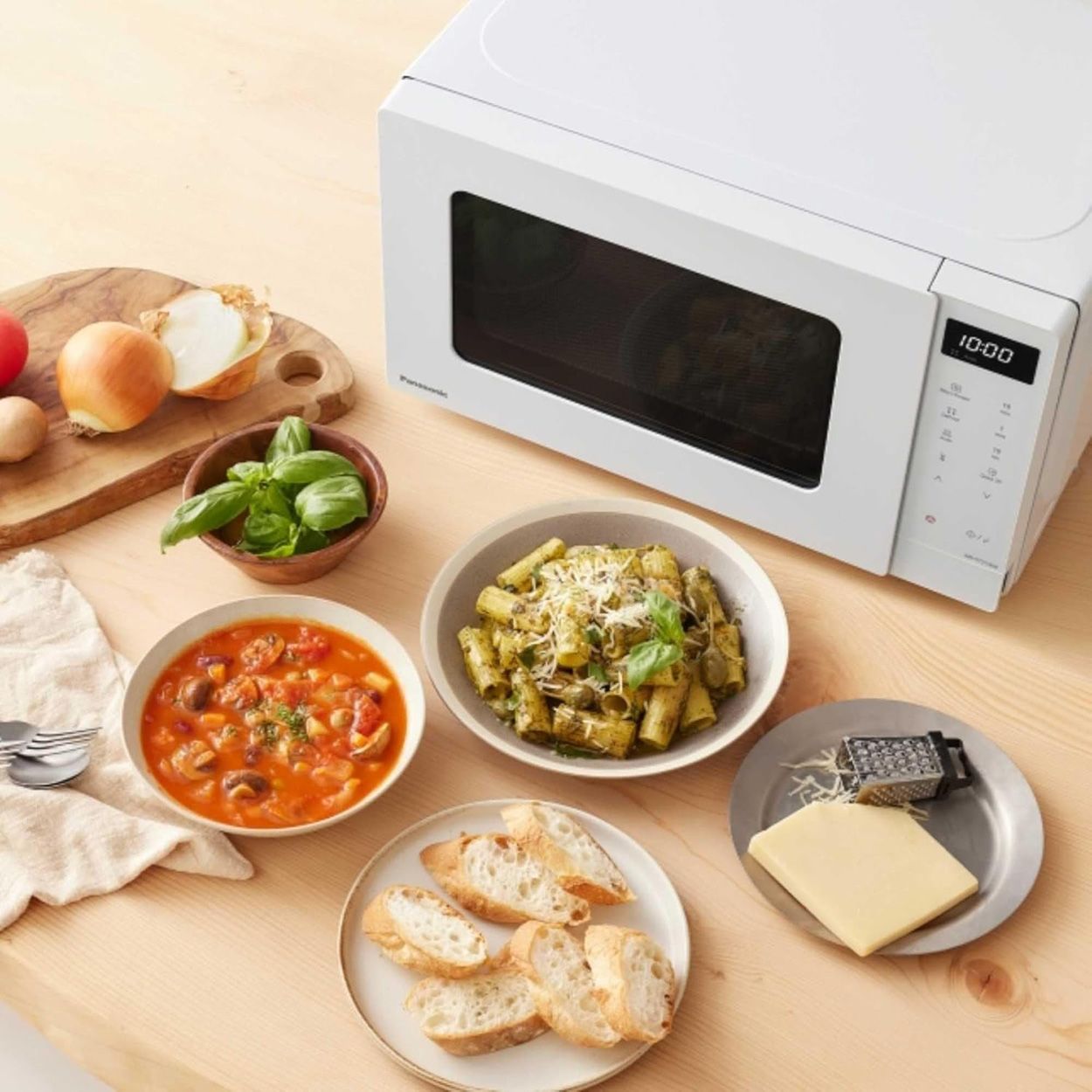 Panasonic Compact Solo Microwave White