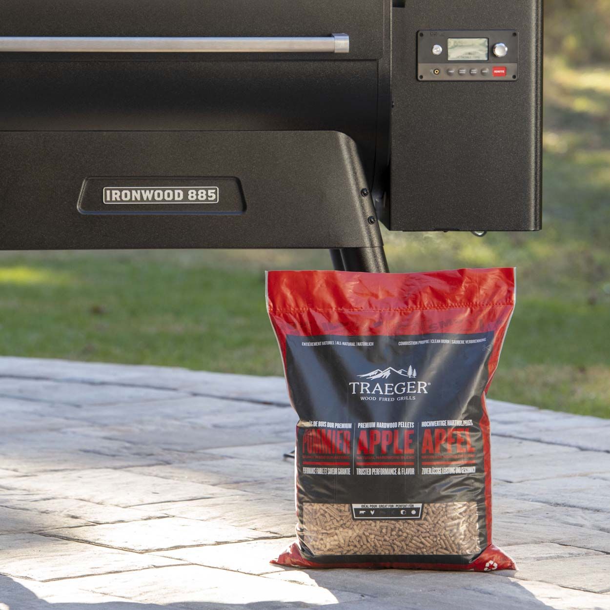 Traeger Apple Wood Pellets 20Lb