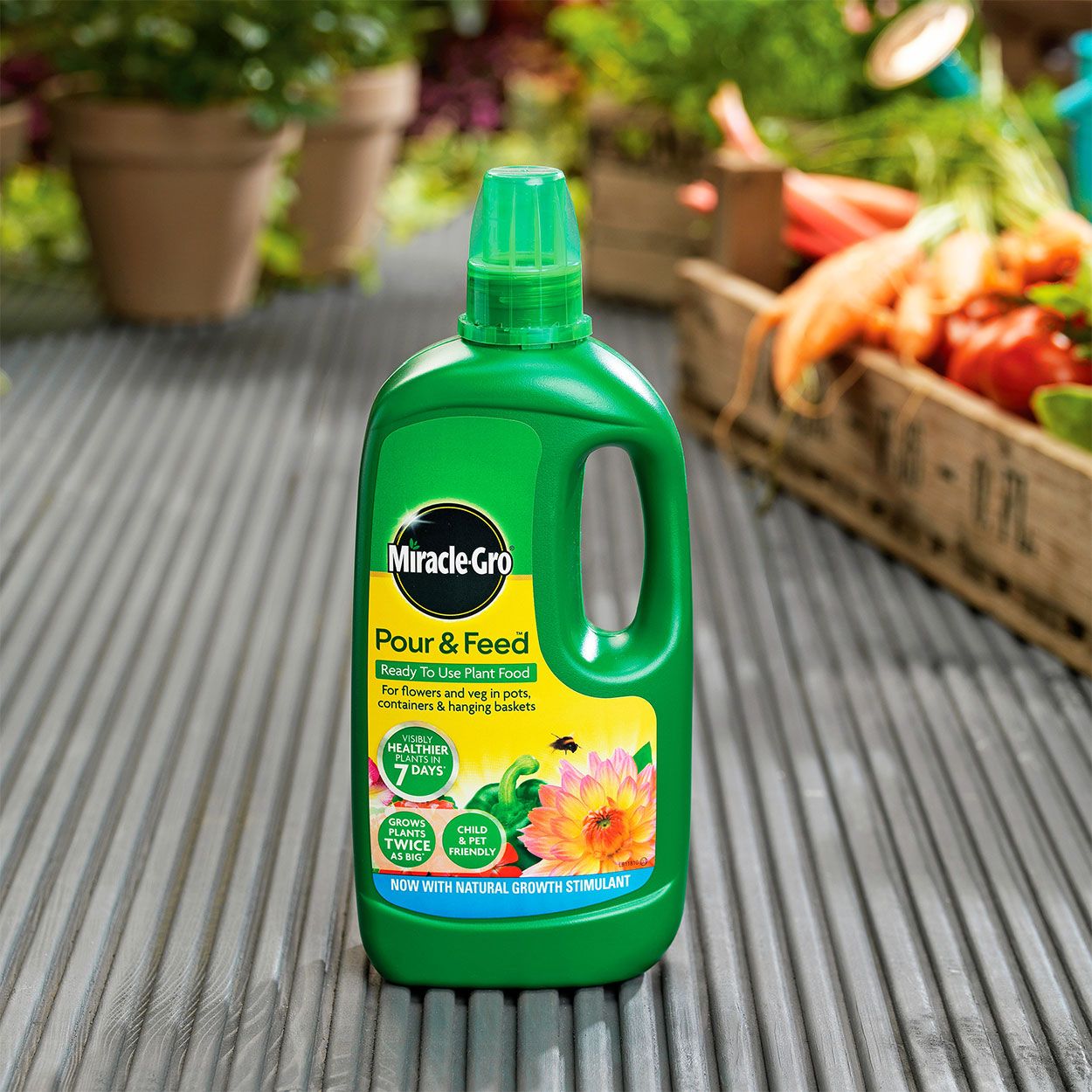 Miracle Gro Pour & Feed Ready to Use Plant Food 1L
