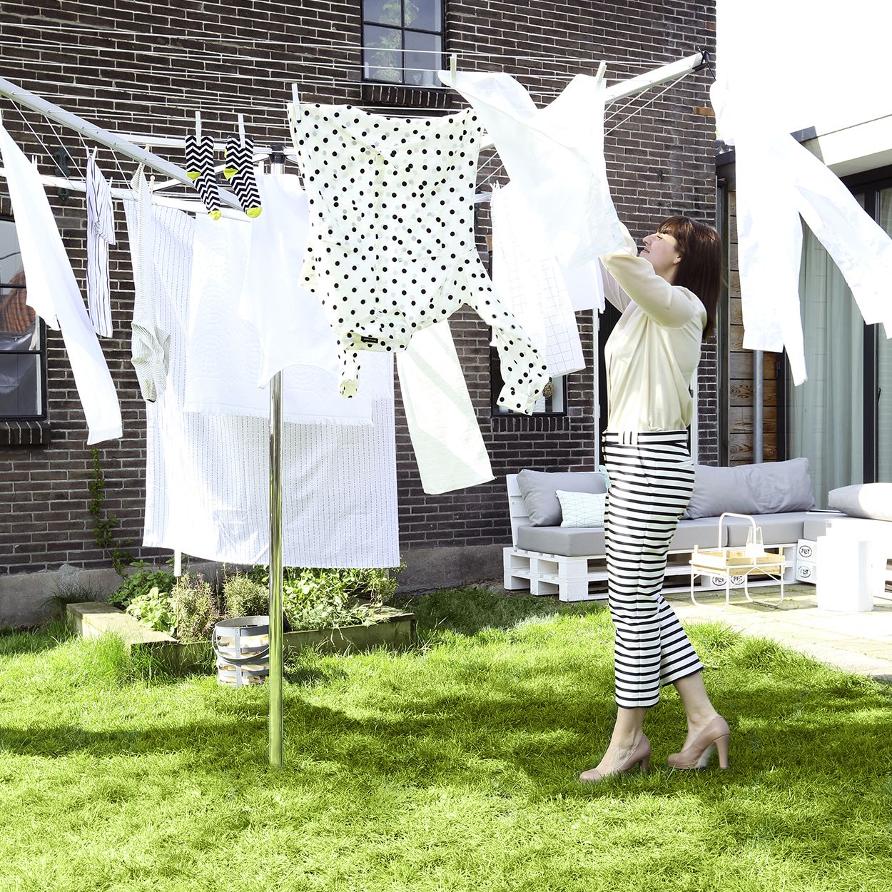 Brabantia 50m 4 arm Topspinner Rotary with Soil Spear