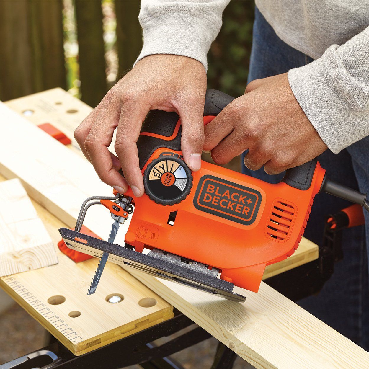 Black+Decker 550W Auto Select Pendulum Jigsaw